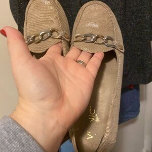 Vionic Women's Tan Loafers with Metallic Chain